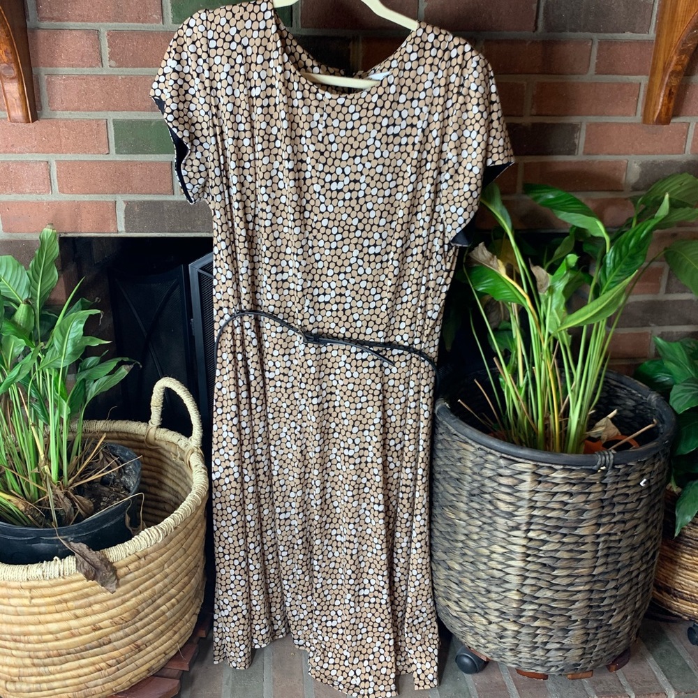 Polka Dot Short-Sleeve A-Line Dress in Beige